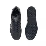 Championes Adidas Hamburg de gamuza color azul marino con las tres tiras plateadas y detalles en dorado.