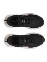 Championes de running Under Armour Charged Assert 10 para mujer, color negro con logo rosa y suela blanca.