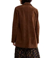 Blazer marrón de corte holgado, con solapas y bolsillos delanteros.