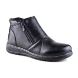 Bota casual de cuero negro, con caña baja, cierre lateral con cremallera y suela de goma.