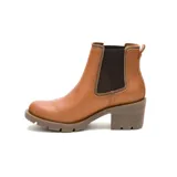 Bota Chelsea de cuero color marrón claro, con elástico lateral acanalado y logo de la marca en el talón. Tiene suela de goma con plataforma y taco cuadrado.