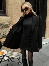 Blazer negro oversize de lana.