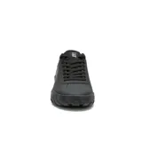 Zapatillas Caterpillar modelo Hex Plus, color negro, con capellada de nubuck recubierto de PU, forro 100% reciclado postindustrial, plantilla de espuma de PU moldeada, suela de goma duradera para mayor tracción y logo de la marca en el lateral.