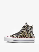 Championes Converse Chuck Taylor All Star Lift de caña alta con estampado animal print de leopardo en tonos marrones y negros. Plataforma blanca con línea negra y suela de goma.