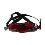 Bandolera marrón con correa de hombro ajustable y correa bandolera con logo de la marca. Tiene cierre superior y organizador interno.
