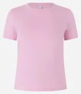 Remera básica de media malla color blanco, con cuello redondo y mangas cortas.