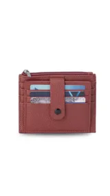 Tarjetero negro de símil cuero con presilla frontal y capacidad para 11 tarjetas. Incluye un visor transparente y un bolsillo con cierre para monedas o billetes.