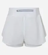 Bermuda deportiva de microfibra color blanco, corte runner con cintura elástica y forro interno.