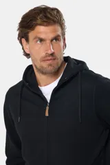 Canguro con cierre y capucha color bordó, confeccionado en felpa de algodón y poliéster.