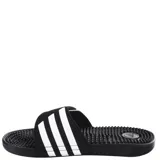 Chanclas Adidas Adissage negras con las tres rayas blancas y plantilla con nódulos de masaje.
