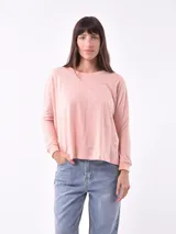 Remera de manga larga color rosa.