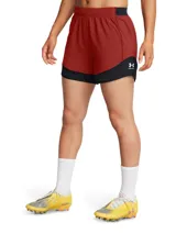 Short deportivo Under Armour Challenger Pro para mujer, color ladrillo con cintura y laterales en negro. Logo de la marca en blanco en la pierna derecha.