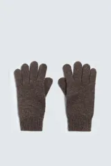 Guantes tejidos de punto en hilatura de lana y cashmere, color marrón.