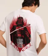 Remera blanca de algodón con estampa de Darth Vader y texto alusivo a Star Wars.
