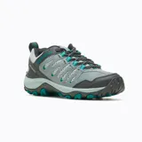 Zapatillas de senderismo Merrell Crosslander 3, color gris con detalles en negro y turquesa. Capellada de gamuza y malla transpirable, puntera sintética resistente a la abrasión, plantilla de espuma EVA reciclada, entresuela de espuma EVA ligera y suela de goma adherente.