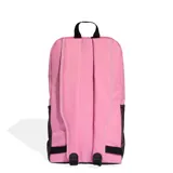 Mochila deportiva Adidas modelo Linear, color rosa vibrante con base y ribetes negros. Presenta el logo de Adidas en vertical en color blanco en el panel frontal. Cuenta con un bolsillo lateral de malla.