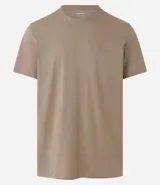 Remera de hombre color verde grisáceo, de manga corta y cuello redondo, confeccionada en algodón peruano.