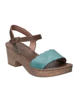 Sandalias de cuero marrón con plataforma de 6 cm y capellada color naranja tejida.