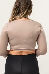 Chaleco de manga larga para post-operatorio de liposucción, con ganchos reforzados y confeccionado en tela de faja de alta contención con fibra LYCRA® XTRA LIFE™.