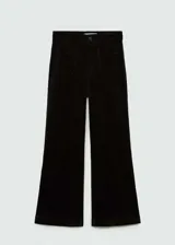 Pantalón culotte de pana negra, tiro alto, con cierre de cremallera y botón, trabillas, dos bolsillos de parche delanteros y dos traseros. Diseño crop.