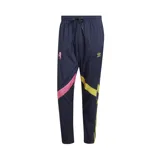 Pantalón deportivo Adidas Juventus Originals, color azul marino con detalles en rosa y amarillo. Cuenta con cintura elástica con cordón ajustable, bolsillos frontales con cierre, puños elásticos y escudo de la Juventus bordado.