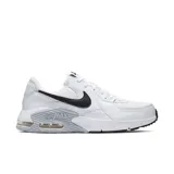 Championes Nike Air Max Excee blancos con detalles en negro y gris.