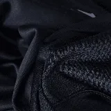Camiseta deportiva Topper REC II de poliéster color negro, con cuello redondo y logo de la marca estampado en el pecho.