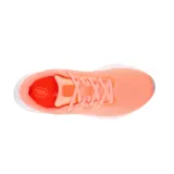 Championes New Balance Fresh Foam Arishi V4 de mujer, color salmón con logo en color cobre.