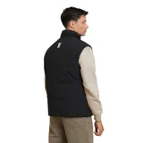Chaleco negro con cuello alto, cierre frontal con botones a presión y múltiples bolsillos con solapa.