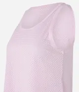 Musculosa deportiva rosa de microfibra ligera con escote U y perforaciones para facilitar la evaporación del sudor.