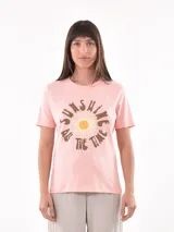 Remera blanca de algodón con estampado de limones y texto en azul.