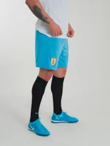 Short de fútbol Nike color celeste, alternativo de la selección uruguaya.
