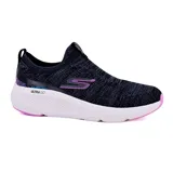 Championes deportivos Skechers Go Run Elevate Indigo, color negro con detalles en gris y fucsia. Capellada de punto jaspeado con tecnología Stretch Fit, plantilla Air-Cooled Goga Mat y amortiguación Ultra Go.