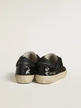 Zapatillas Golden Goose modelo Soul Star, color negro con lentejuelas y detalles en cuero.