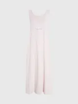 Vestido largo de punto de algodón color rosa claro, con cuello redondo y corte holgado.