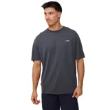 Remera gris de manga corta con logo de la marca Rusty estampado en el pecho.