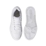 Zapatillas Adidas Hoops 3.0 Bold, color blanco, con diseño clásico, forro de malla y empeine de piel sintética con las tres bandas características de la marca. Suela de goma gruesa.