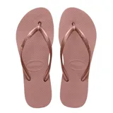 Ojotas Havaianas Slim color rosa viejo, con suela texturizada y tiras finas con logo en relieve.