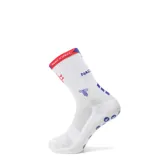 Medias deportivas blancas con detalles en azul y rojo, con la palabra 'NACIONAL' en la parte superior y el logo del club en el lateral.