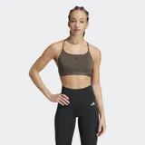 Sostén deportivo Adidas de soporte ligero, color verde oliva, con tiras delgadas ajustables en la espalda y logo pequeño en el frente. Cuenta con almohadillas removibles.