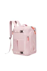 Mochila de viaje color celeste con detalles en verde flúor. Tiene múltiples compartimentos con cierre, correas ajustables para los hombros y asa superior.