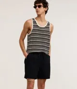 Bermuda masculina confeccionada en algod
