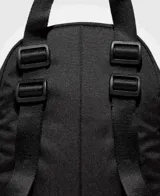 Mochila negra con el logo de Converse Chuck Taylor en blanco.