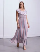 Vestido largo de modal estampado a rayas verticales en tonos azul, rojo, blanco y gris. Tiene cuello redondo con volados y cintura elastizada.