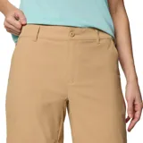 Pantalón de trekking negro convertible en short, con tecnología Omni-Shield que repele la humedad y resiste las manchas.