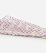 Bandana elástica de tela con estampado de cuadros vichy color lila y flores margaritas.