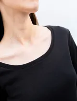 Remera de algodón blanca marca Ruby Rd, de manga tres cuartos y cuello redondo.