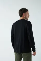 Remera blanca de algodón con estampa fotográfica de la obra "Impresión, sol naciente" de Claude Monet.