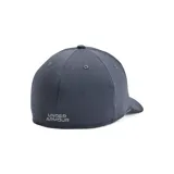 Gorro Under Armour color verde militar con logo bordado en negro.