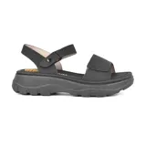 Sandalias de plataforma color beige con tiras anchas y ajuste con hebilla.